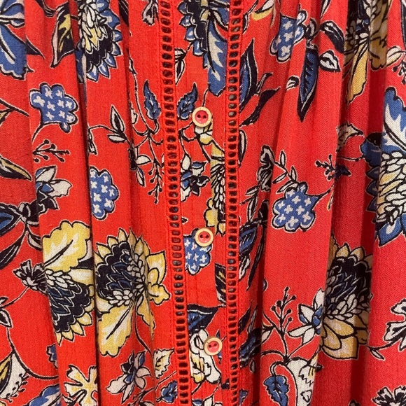 Artisan Crafted Floral Red Women's Top - Picture 2 of 6